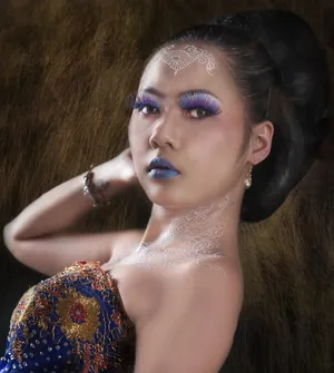 色彩艺术妆容美女图片