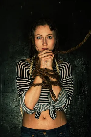 捆绑美女人体艺术摄影图片_1