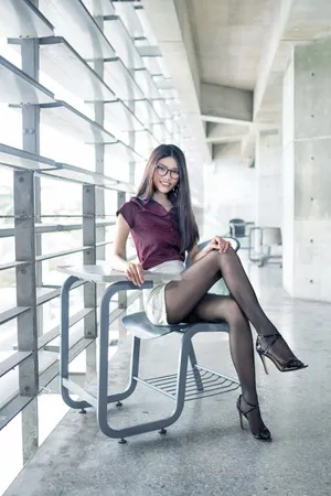 诱惑黑袜美女图片