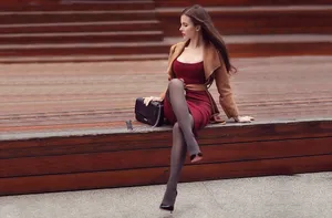 气质优雅黑袜美女图片_1
