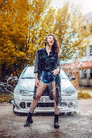 亚洲车模性感丝袜美女图片_1