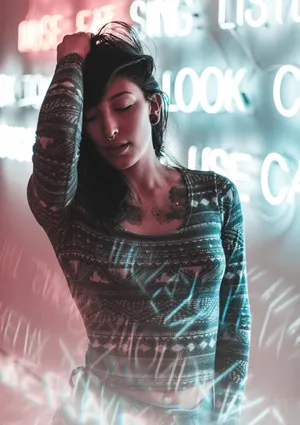 摇滚纹身美女图片_1