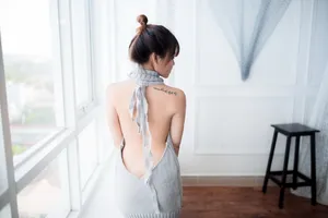 日本背美女图片