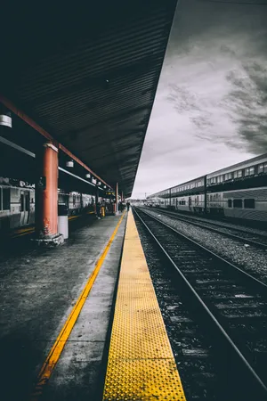 笔直的铁轨图片第张