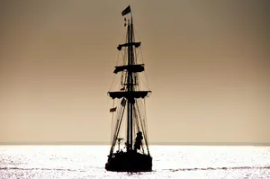 海上帆船唯美图片_1