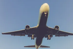 飞机升空图片