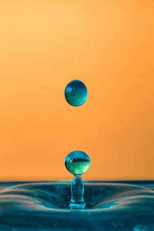 水滴创意摄影图片第1张