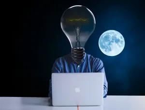 另类人体电灯泡图片第1张