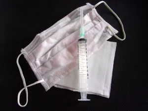 口罩和注射器图片_1