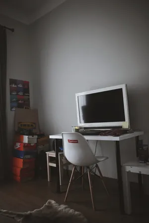 白色电脑显示器图片_1