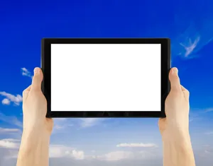 手举ipad高科技高清图片第1张