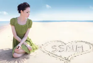 高清海边美女图片