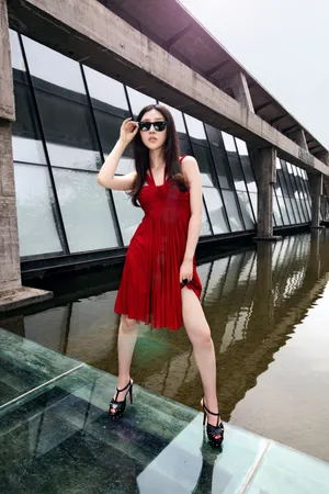 高清美女模特图片
