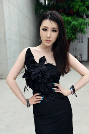 高清现代美女图片_1