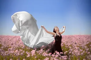 野外花园美女图片