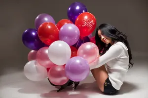 高清气球美女图片