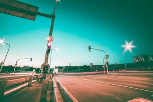 夜晚柏油路特写图片第1张