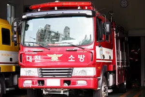 红色消防车图片_1