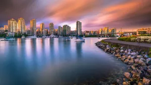 加拿大温哥华福尔斯溪港湾夜景图片_5