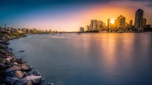 加拿大温哥华福尔斯溪港湾夜景图片_8