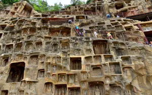 四川广元千佛崖石窟风景区_7