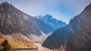 险峻的山峰图片_2
