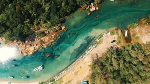 唯美航拍岛屿海岸图片_6