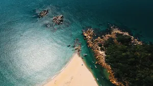 唯美航拍岛屿海岸图片_10