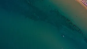 唯美海边鸟瞰图片_2