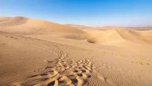 鸣沙山月牙泉风景图片_11