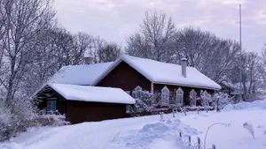 冬季唯美雪中小屋图片_4