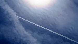 飞机飞行尾迹云图片_7