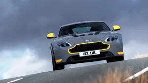 阿斯顿马丁V12 Vantage S图片壁纸