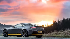 阿斯顿马丁V12 Vantage S图片壁纸_7
