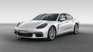 保时捷Panamera 4 E-Hybrid汽车图片_2
