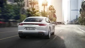 保时捷Panamera 4 E-Hybrid汽车图片_6
