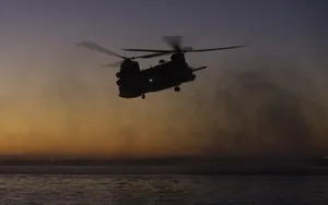 CH-47支奴干运输直升机_8