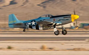 P-51野马战斗机桌面壁纸_2