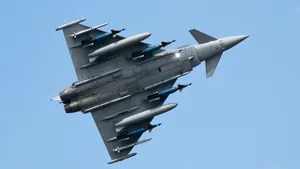 EF-2000台风战斗机图片_6