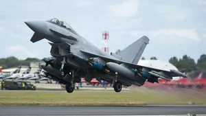EF-2000台风战斗机图片_8