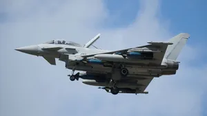 EF-2000台风战斗机图片_10
