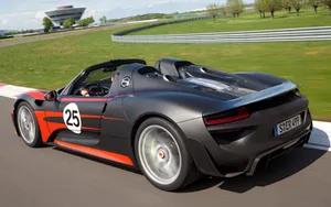 2013款保时捷918 Spyder汽车壁纸_15