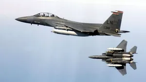 美国F-15E战斗机壁纸_5