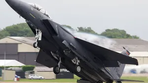 F-15鹰式战斗机图片壁纸_2