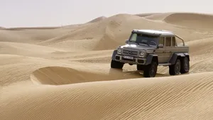 2013奔驰越野车 G63 AMG 6X6壁纸第1张