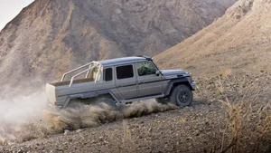 2013奔驰越野车 G63 AMG 6X6壁纸第1张