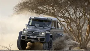 2013奔驰越野车 G63 AMG 6X6壁纸_6