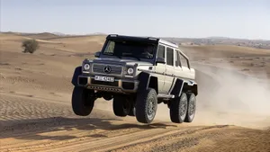 2013奔驰越野车 G63 AMG 6X6壁纸_11