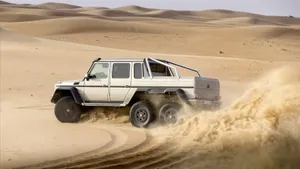 2013奔驰越野车 G63 AMG 6X6壁纸_15