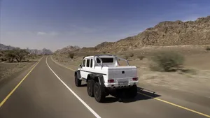 2013奔驰越野车 G63 AMG 6X6壁纸_9